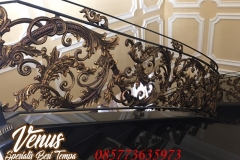 Railing-Tangga-Klasik-Besi-Tempa-Mewah-23