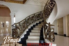 Railing-Tangga-Klasik-Besi-Tempa-Mewah-35