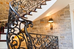 Dapatkan harga tebaik Desain Railing Tangga Klasik, Railing Tangga Mewah Modern, Railing tangga besi tempa hanya di Venus Besi Tempa.