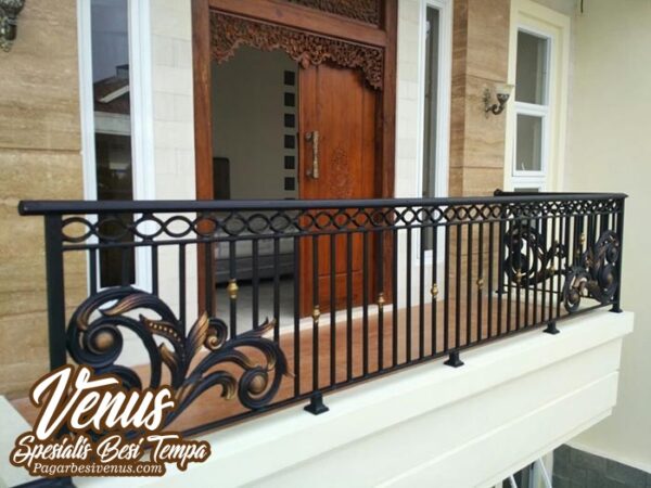 Railing Balkon Klasik