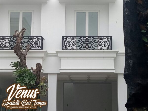 Railing Balkon Klasik Besi Tempa (1)