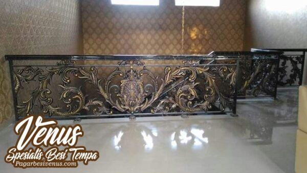 Railing Balkon Klasik Besi Tempa (1)