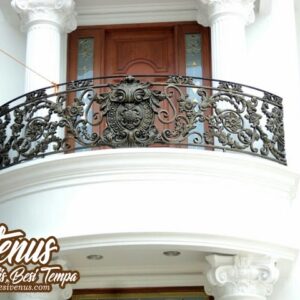 Balkon Besi Tempa Klasik