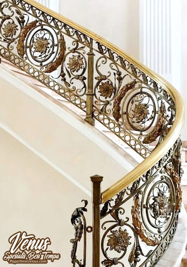 Railing Tangga Layang Klasik Mewah
