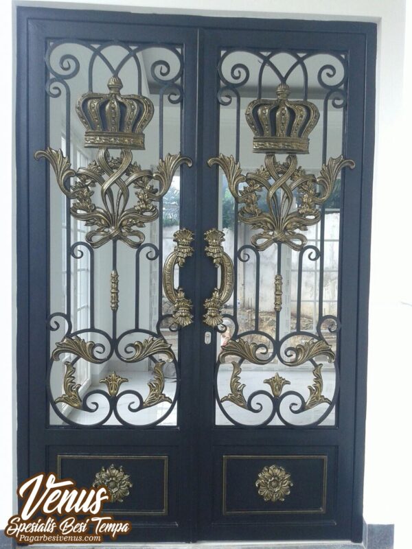 Pintu Besi Tempa