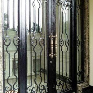 Pintu Teralis Besi Tempa Klasik