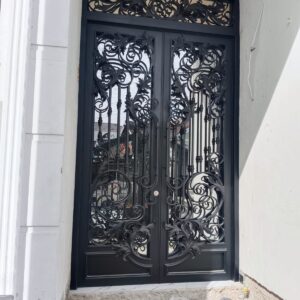 Pintu Besi Klasik Modern