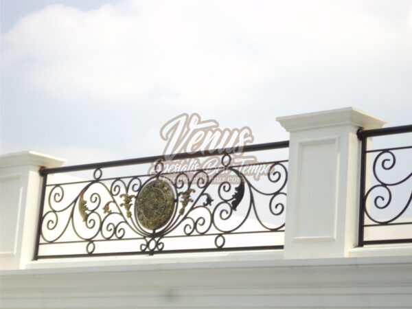 Pagar Balkon Klasik Minimalis