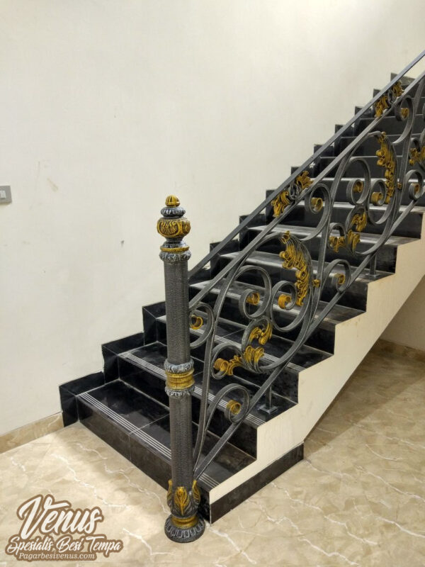Railing Tangga Besi Ulir Klasik Modern
