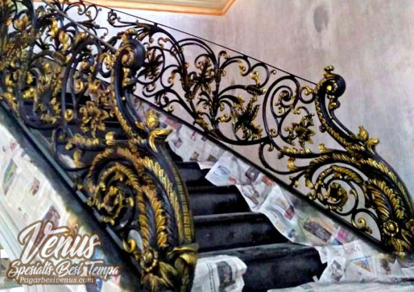 Railing Tangga Mewah Klasik Modern