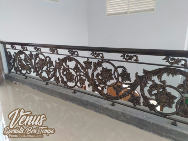 Staircase (21) Railing Besi Tempa Klasik