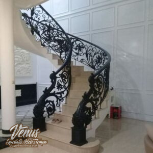 Railing Tangga Layang Klasik Mewah